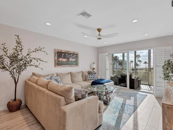 Luxurious Beachfront Condo in Longboat Key - Your Coastal Retreat Awaits